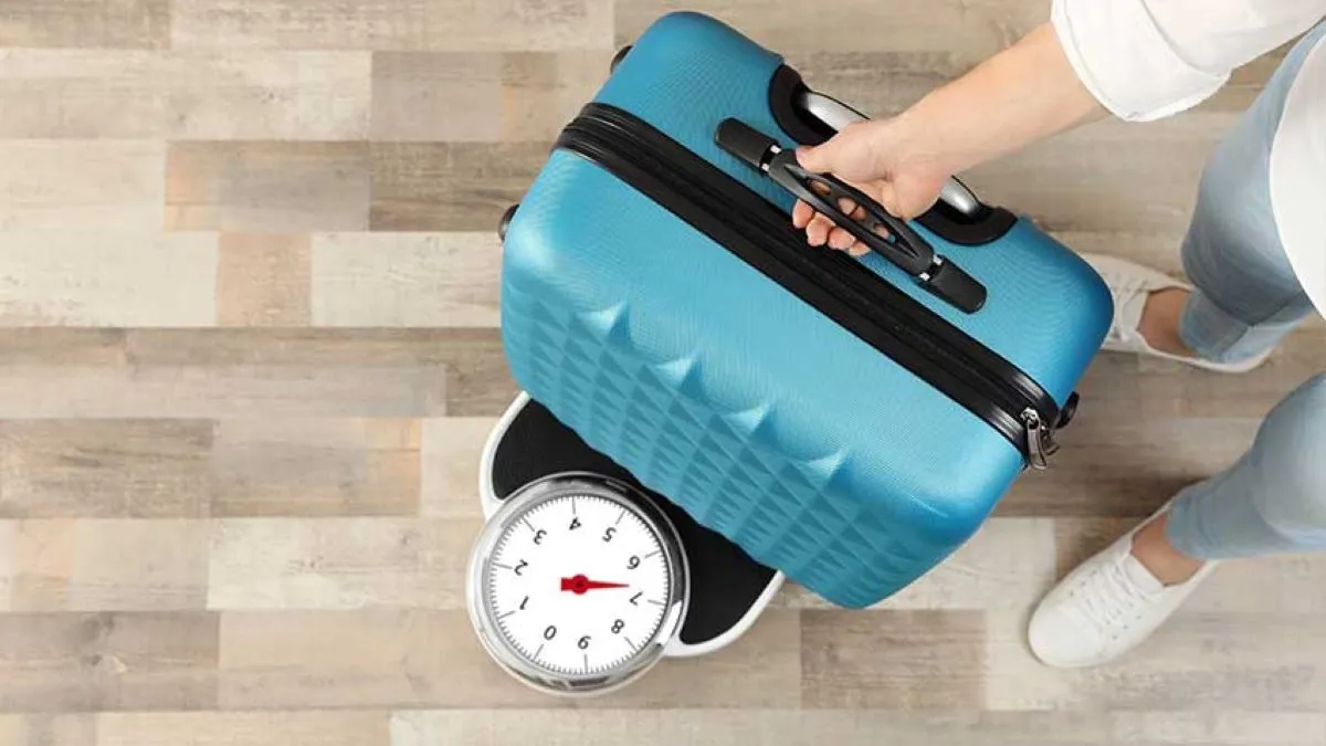 ¿Las aerolíneas pesan el equipaje de mano? Qué esperar en el check-in y en la puerta de embarque