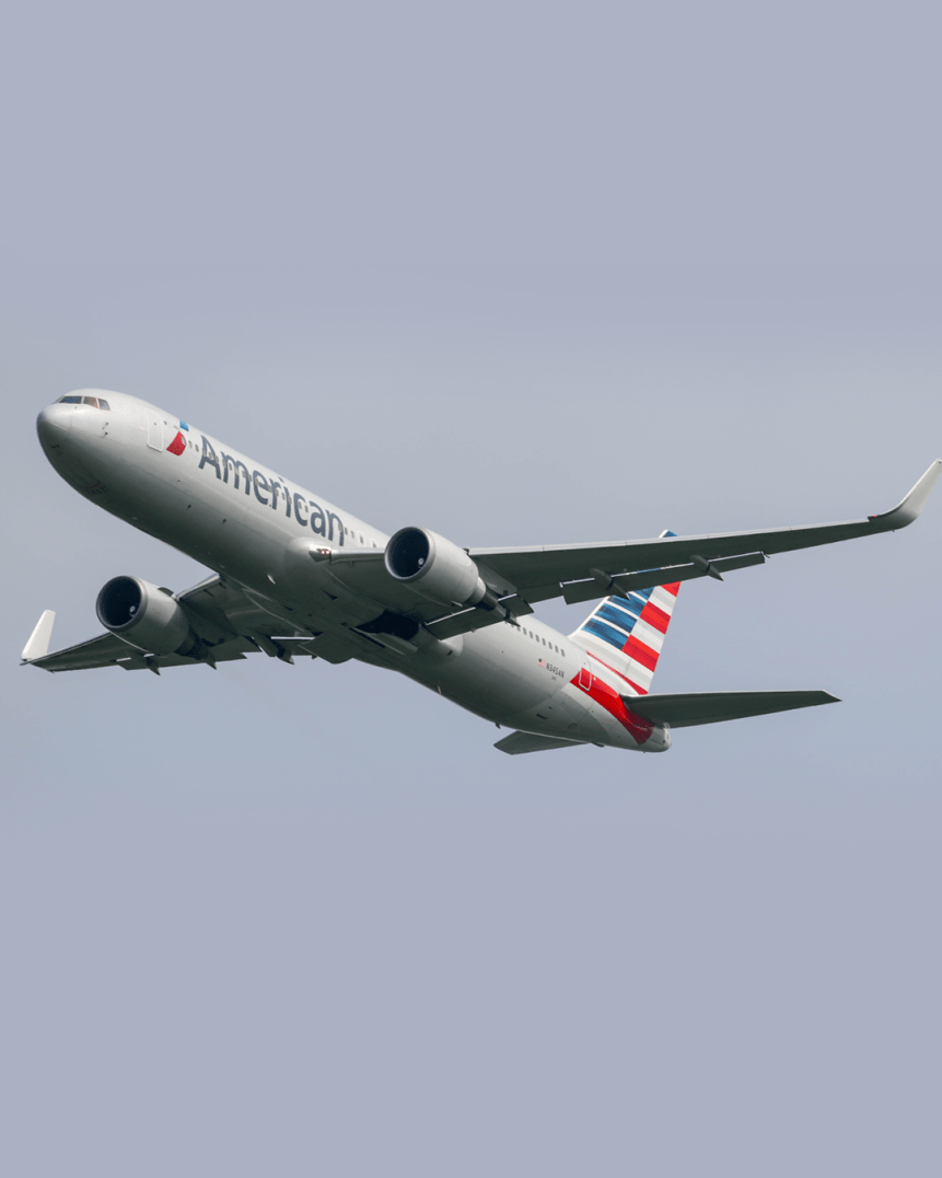 ¿Qué tan estricta es American Airlines con respecto al tamaño de los artículos personales en 2024?