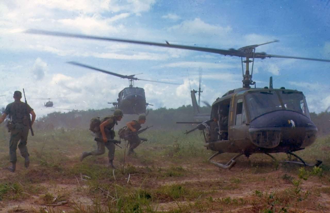 24 helicópteros utilizados en Vietnam (y su finalidad)