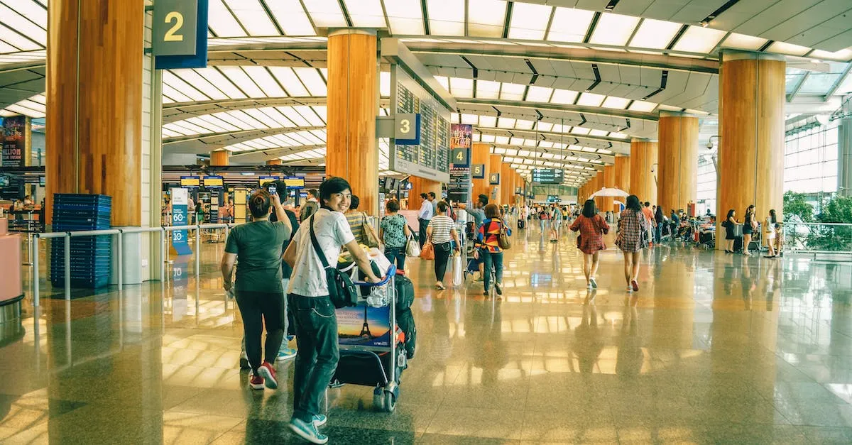 ¿Hay carritos de equipaje en los aeropuertos? Dónde encontrarlos y pautas