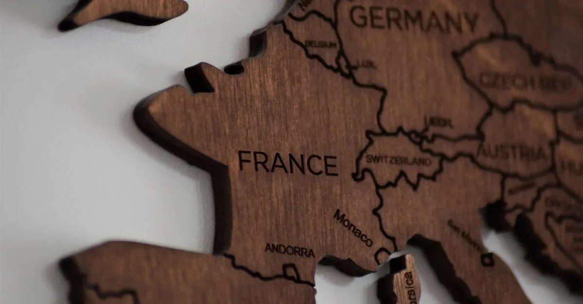 Mapas detallados y guías de viaje para el sur de Francia e Italia.