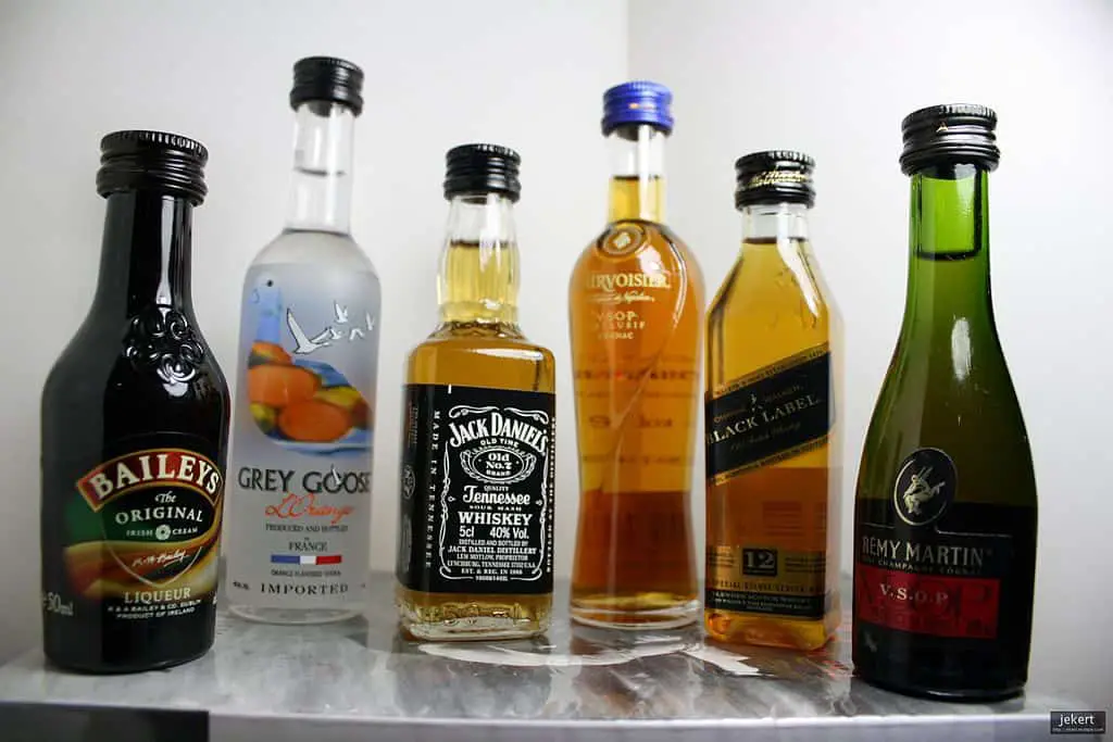 ¿Puedes llevar tiradores en un avión?