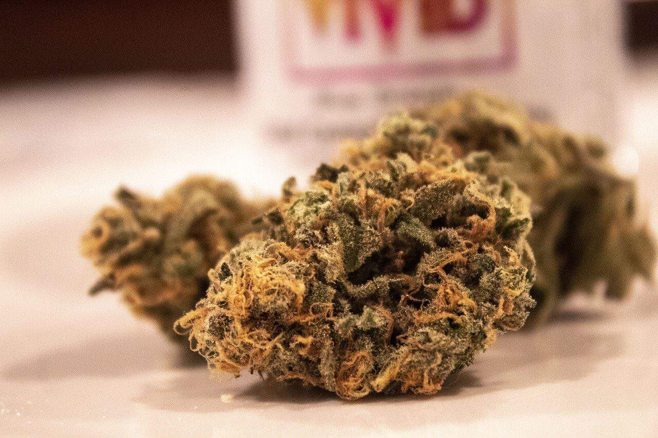 Es el año 2023. ¿Puedes llevar marihuana en un avión?