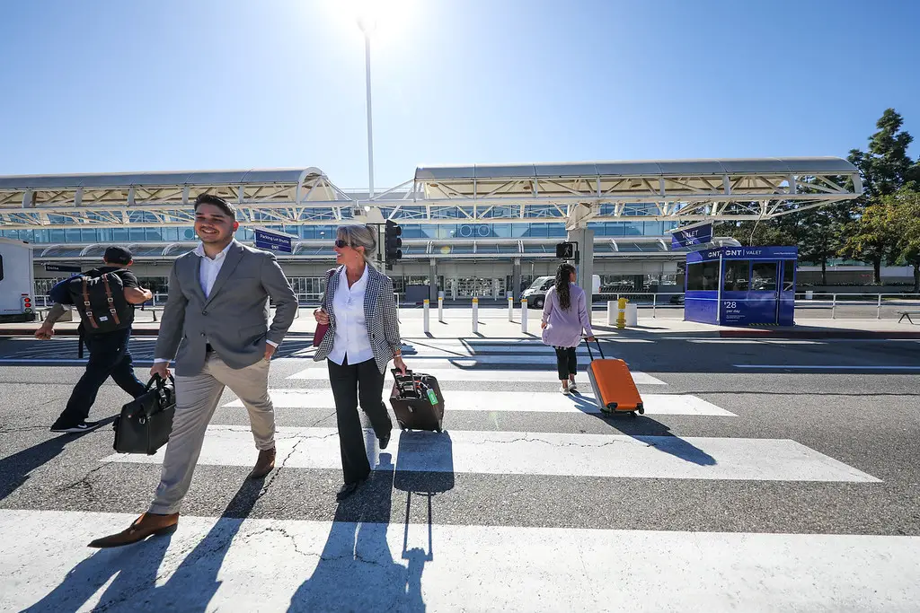 LAX al aeropuerto de Ontario: domine sus opciones de traslado