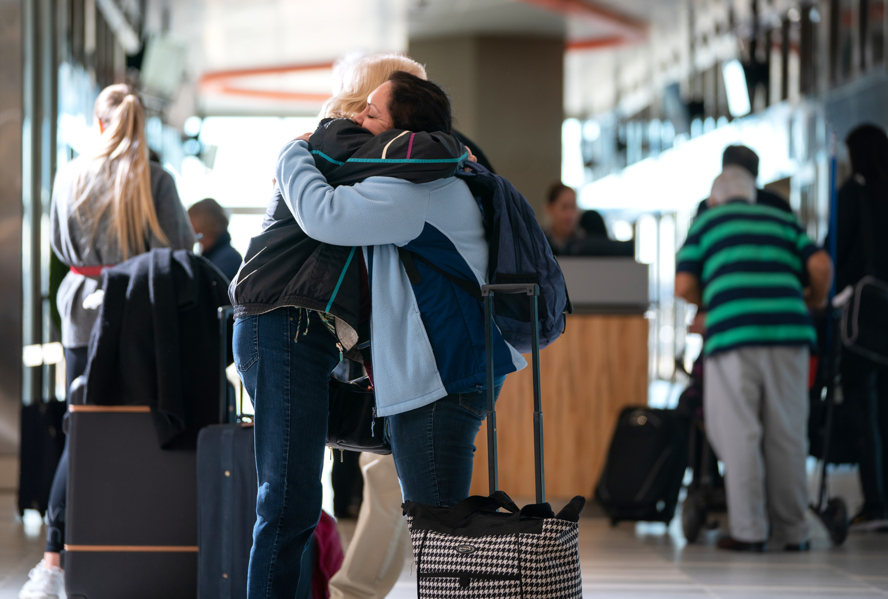 Formas creativas y reflexivas de dar la bienvenida a los visitantes al aeropuerto