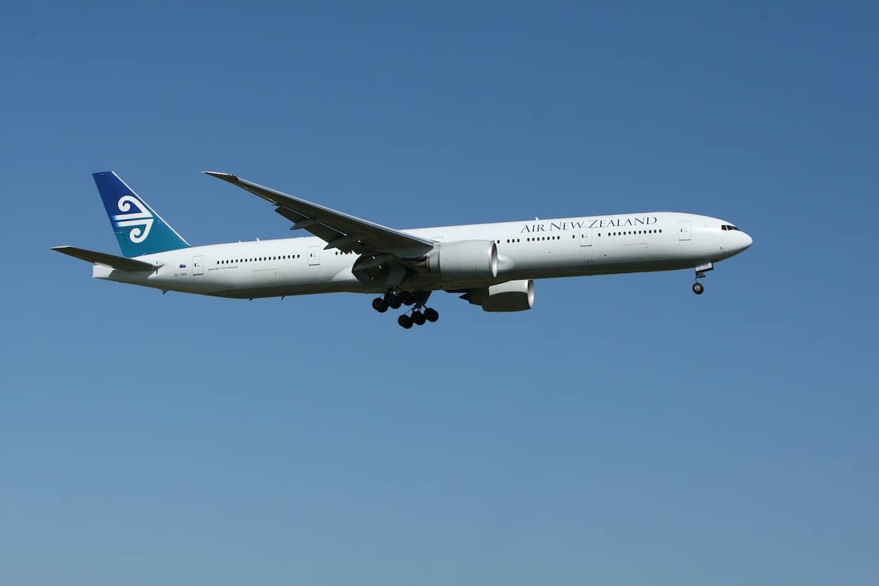 Cómo los aviones permanecen en el aire (la ciencia detrás de esto) Cómo los aviones permanecen en el aire (la ciencia detrás de esto)