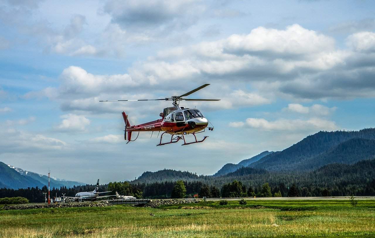 ¿Cuánto tiempo puede permanecer un helicóptero en el aire?