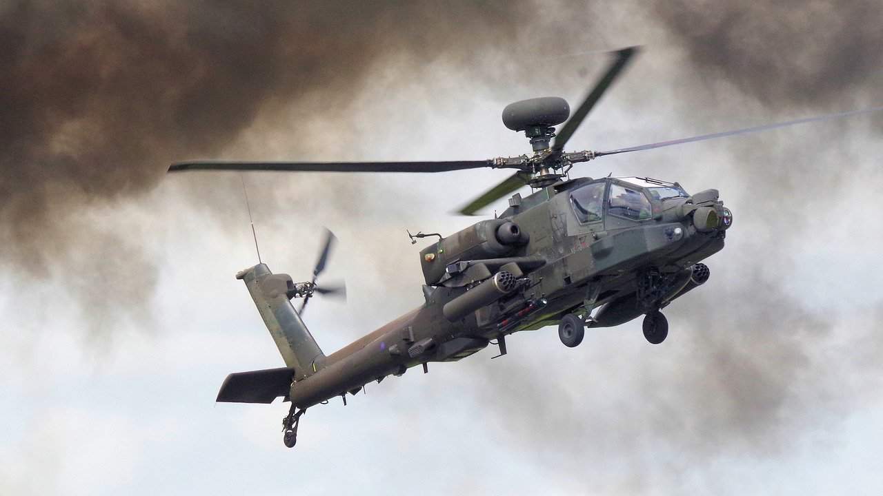 ¿Cuánto cuesta un helicóptero Apache?