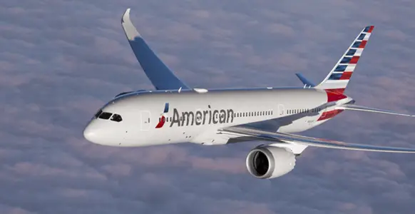 ¿Qué tan estricta es American Airlines con respecto al tamaño de los artículos personales en 2024?