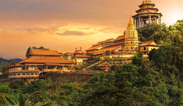 Vuelo directo desde Kuching a Pulau Pinang