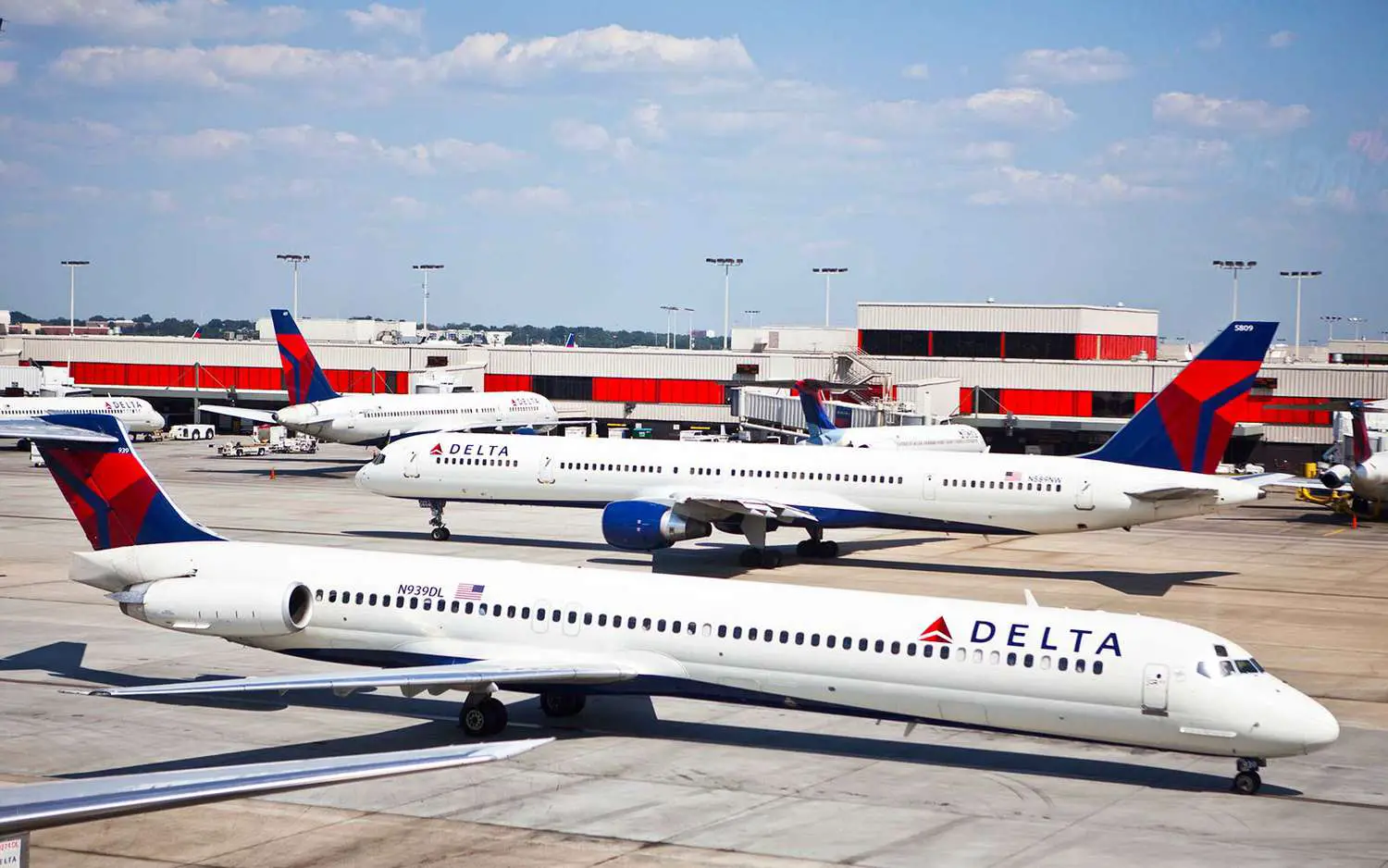 ¿Con qué antelación se puede realizar el check-in para un vuelo de Delta?