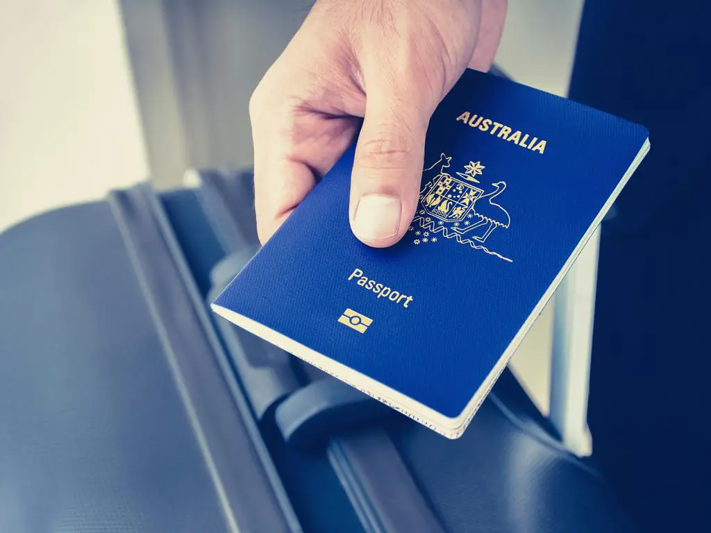Todo lo que necesitas saber sobre la pegatina en tu pasaporte