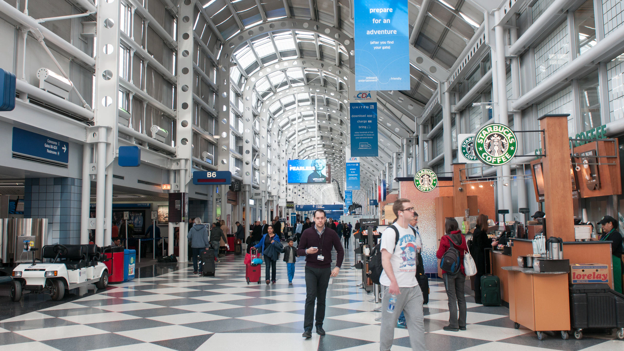 Un mapa detallado de caminatas y una guía del Aeropuerto Internacional O'Hare de Chicago (ORD)