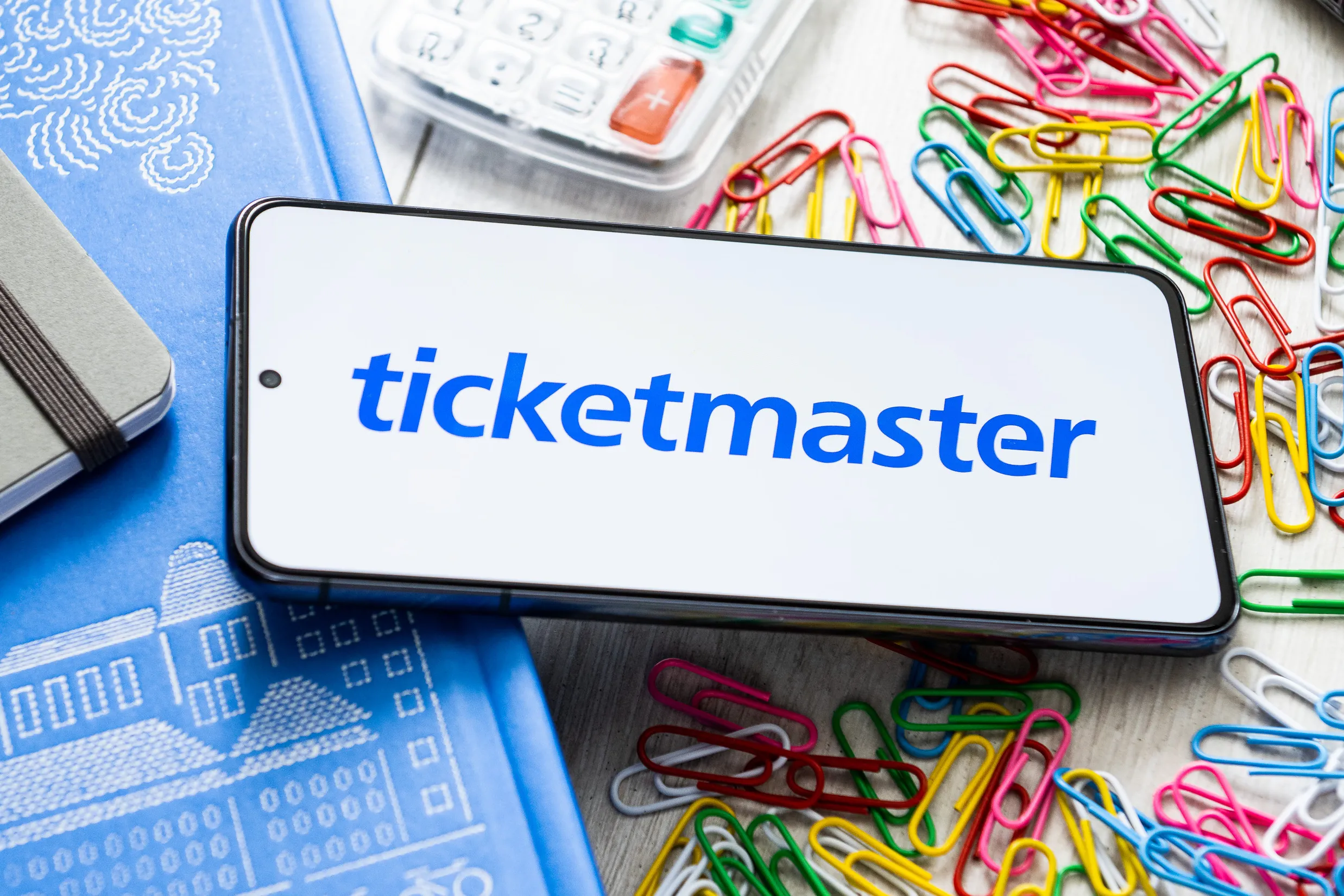 Una inmersión profunda en las tarifas de Ticketmaster por la venta de entradas