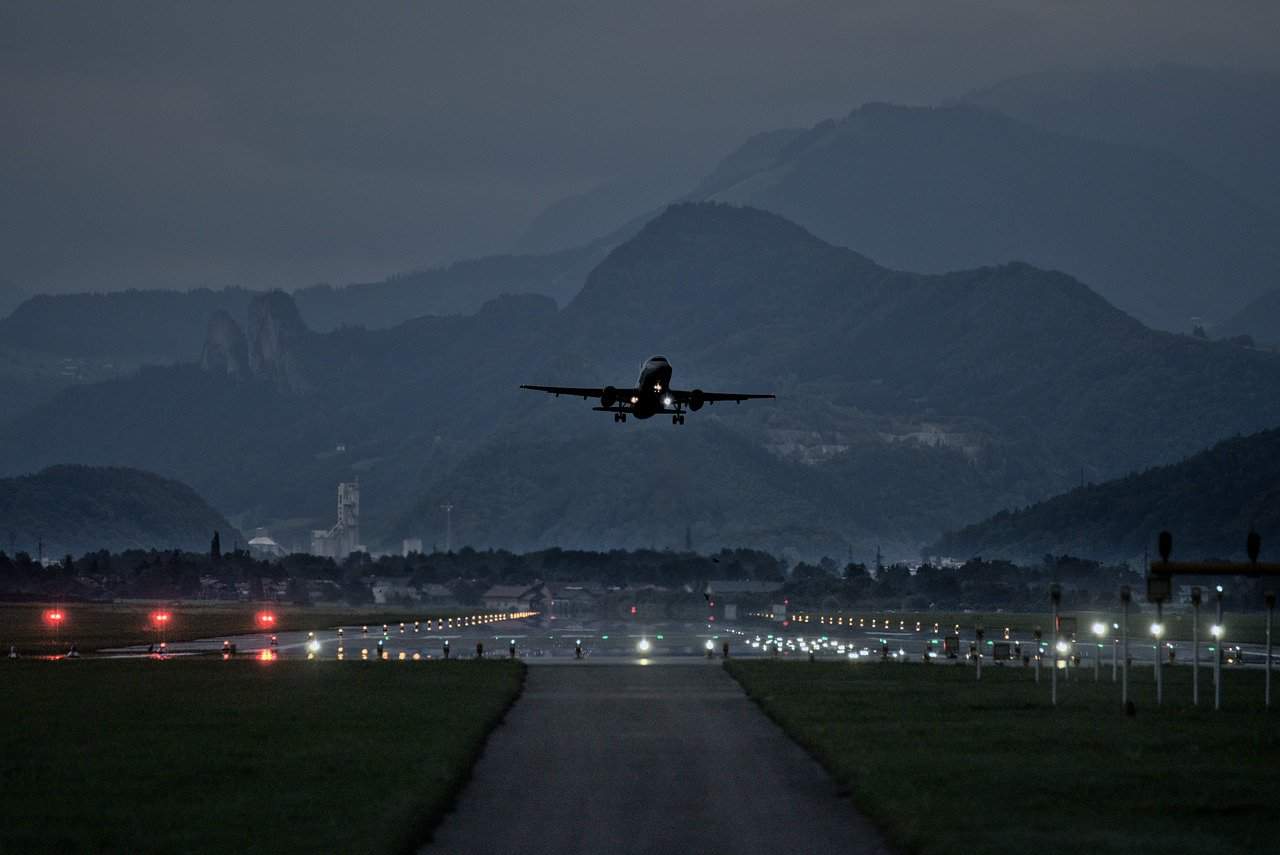 ¿Qué es un vuelo de ojos rojos (y por qué existe?)