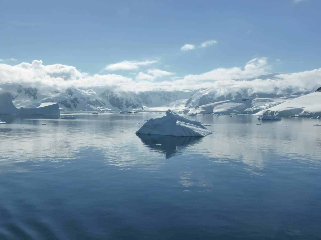 4 razones por las que no puedes volar sobre la Antártida (y 4 excepciones)