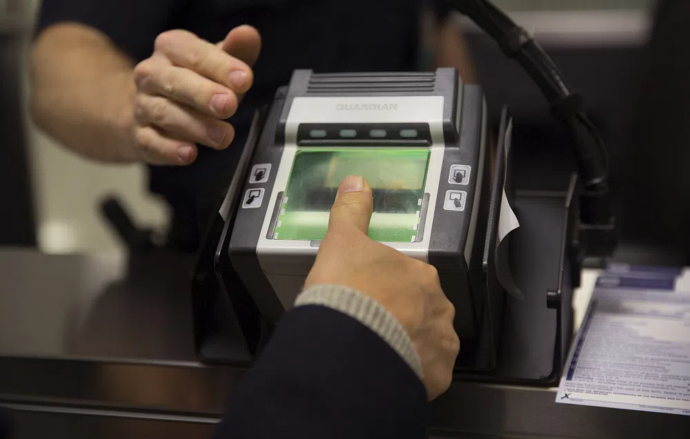 2 razones por las que te toman las huellas dactilares en el aeropuerto 2 razones por las que te toman las huellas dactilares en el aeropuerto