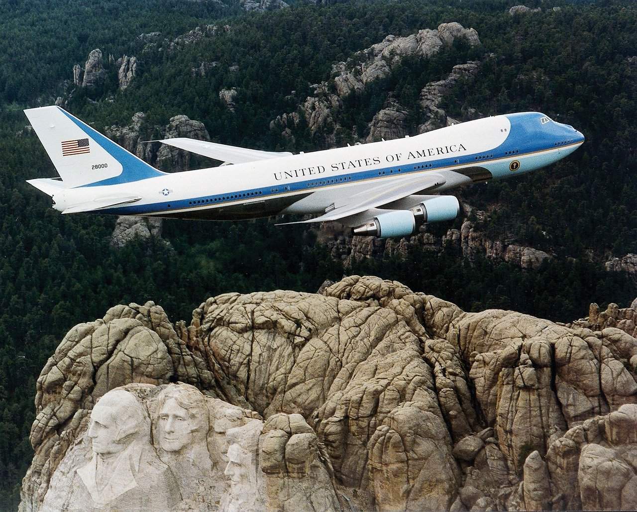 La historia de por qué el Air Force One está pintado de azul