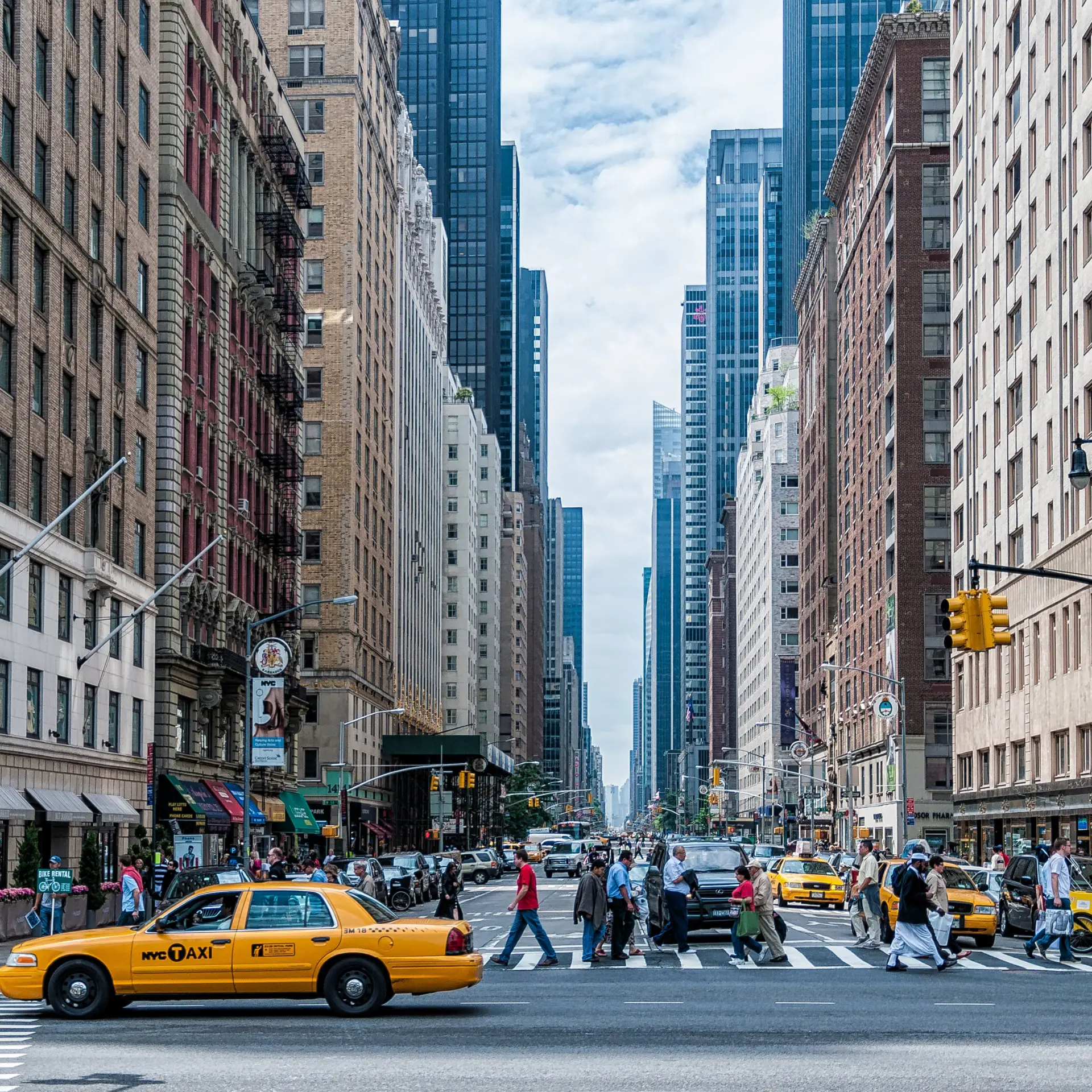 ¿Cuánta propina se les debe dar a los taxistas de Nueva York? Una guía detallada