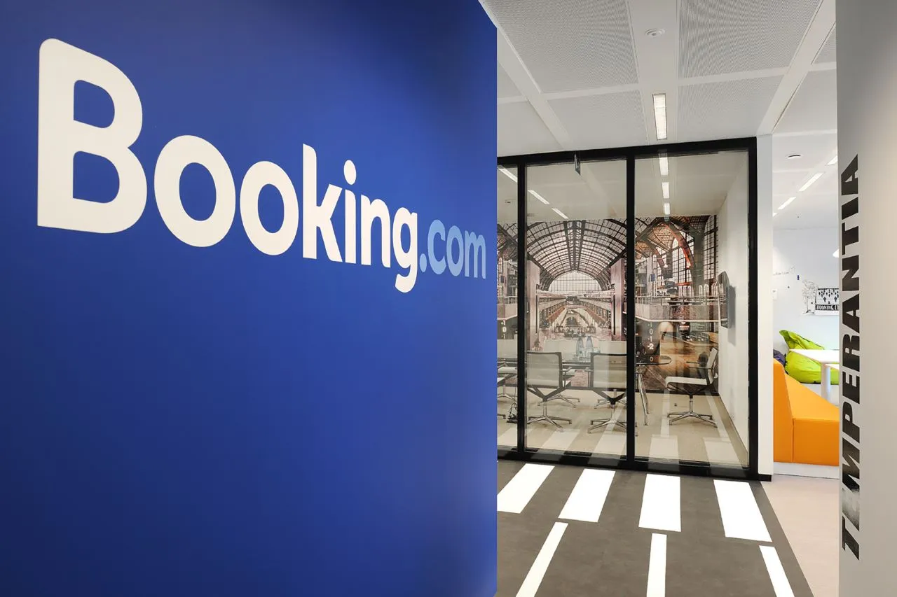 ¿Booking.Com cobra alguna comisión? La guía completa