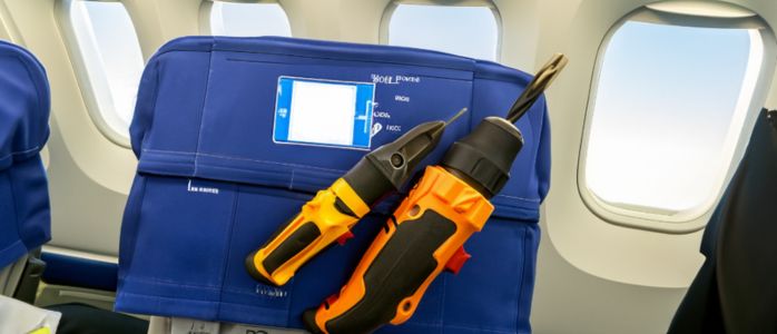 ¿Puedes llevar herramientas en un avión?