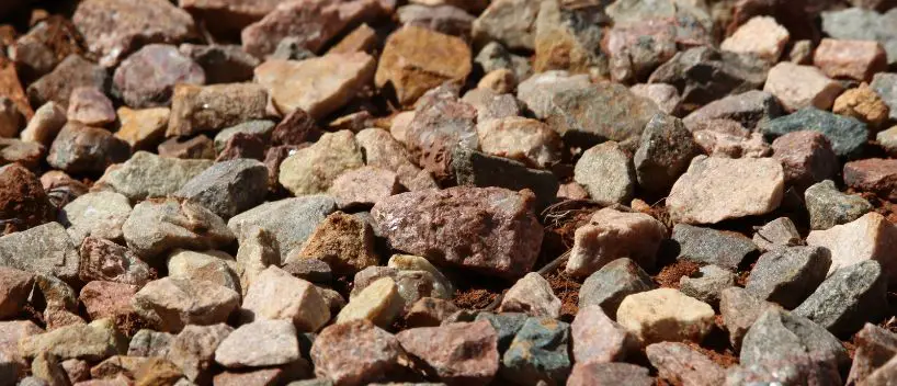 ¿Puedes llevar piedras en un avión? Reglas para traer piedras y minerales.